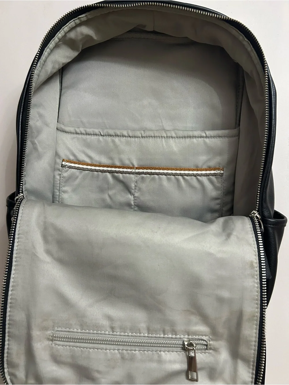 Unisex Black Leather Backpack - Sleek Urban Carry